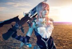 ​权志龙不愧“亚洲天王”，驾驭各种发型发色，一般人可hold不住！